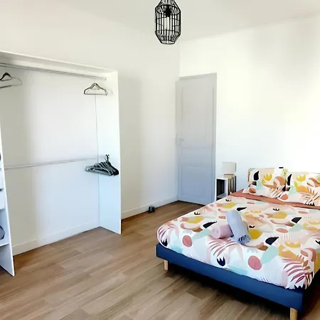 T4 Rénové à 10 Min De La Cité Apartamento *